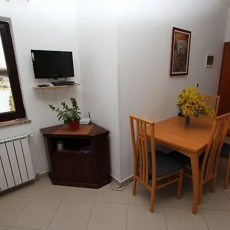 Mara * Rovinj