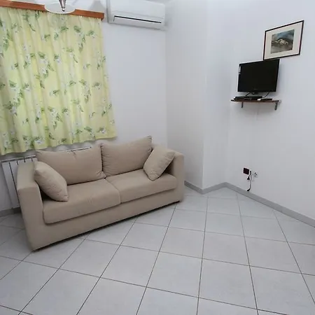 Mara Apartment