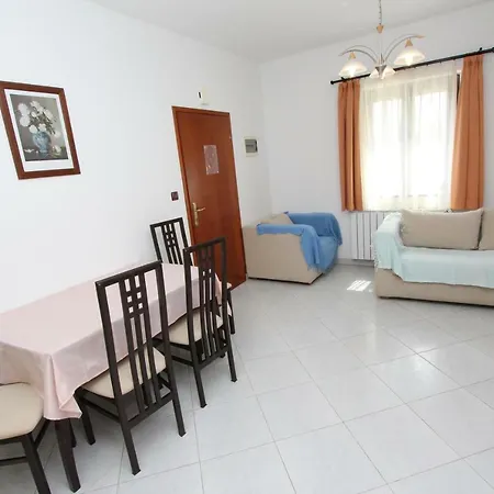 Apartment Mara *