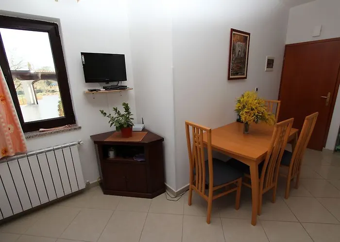 Mara * Rovinj