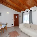 דירה Mara *