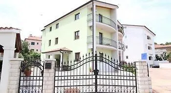 Mara Διαμέρισμα Ρόβινι